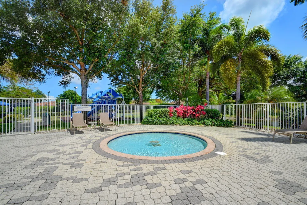 8100 Via di Veneto, Boca Raton, FL 33496