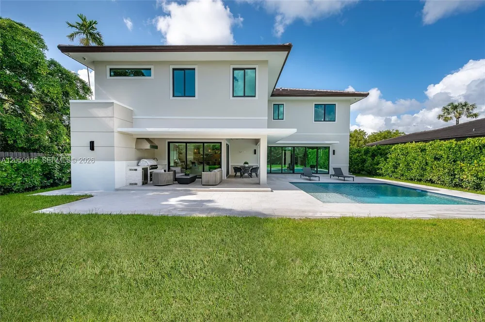 6415 SW 83rd St, Miami, FL 33143