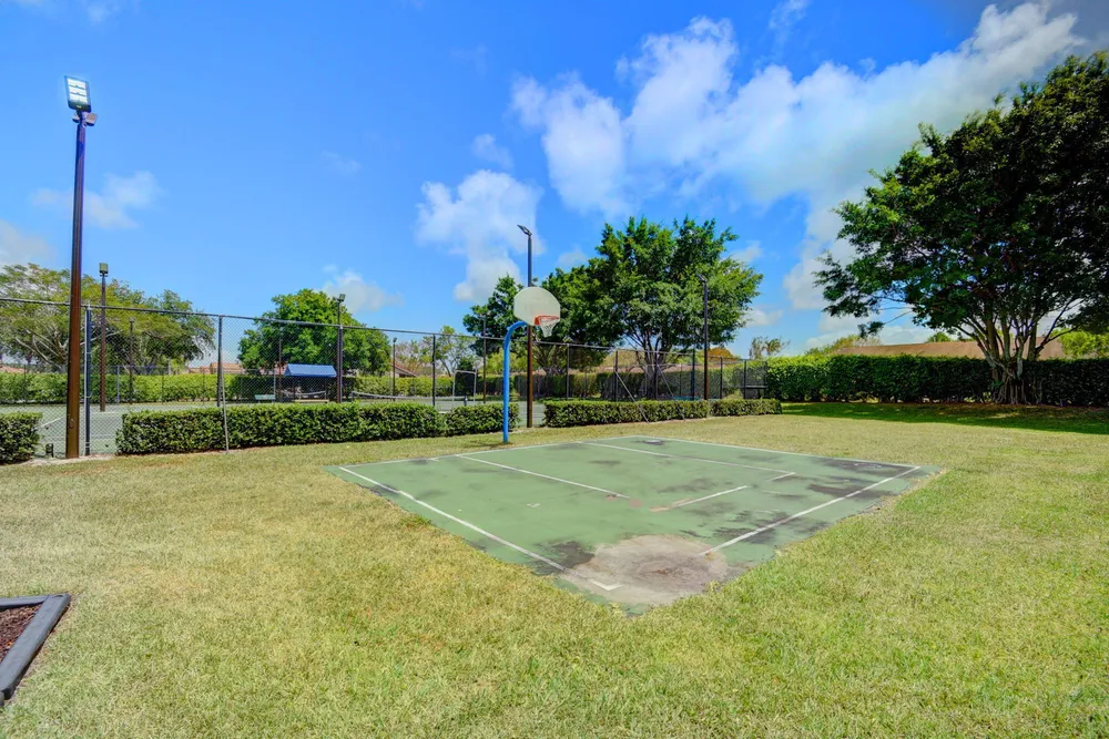 8100 Via di Veneto, Boca Raton, FL 33496