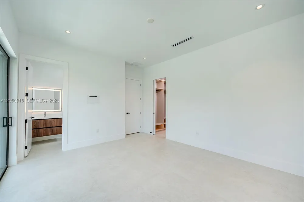 6415 SW 83rd St, Miami, FL 33143