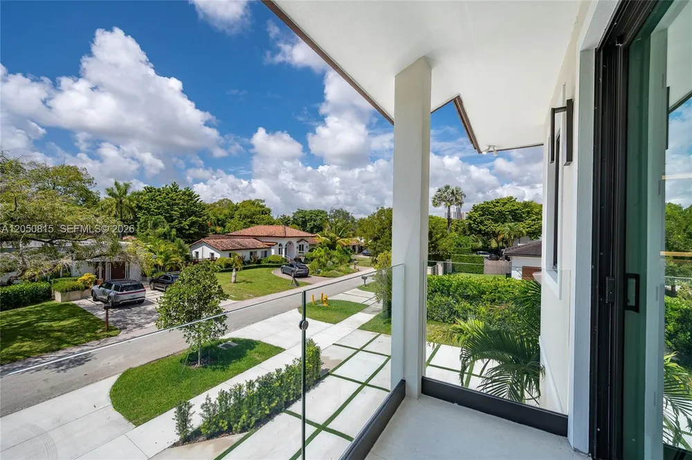6415 SW 83rd St, Miami, FL 33143
