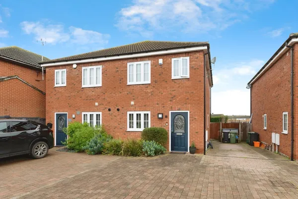 Elverston Side, Laindon, Basildon, Es...