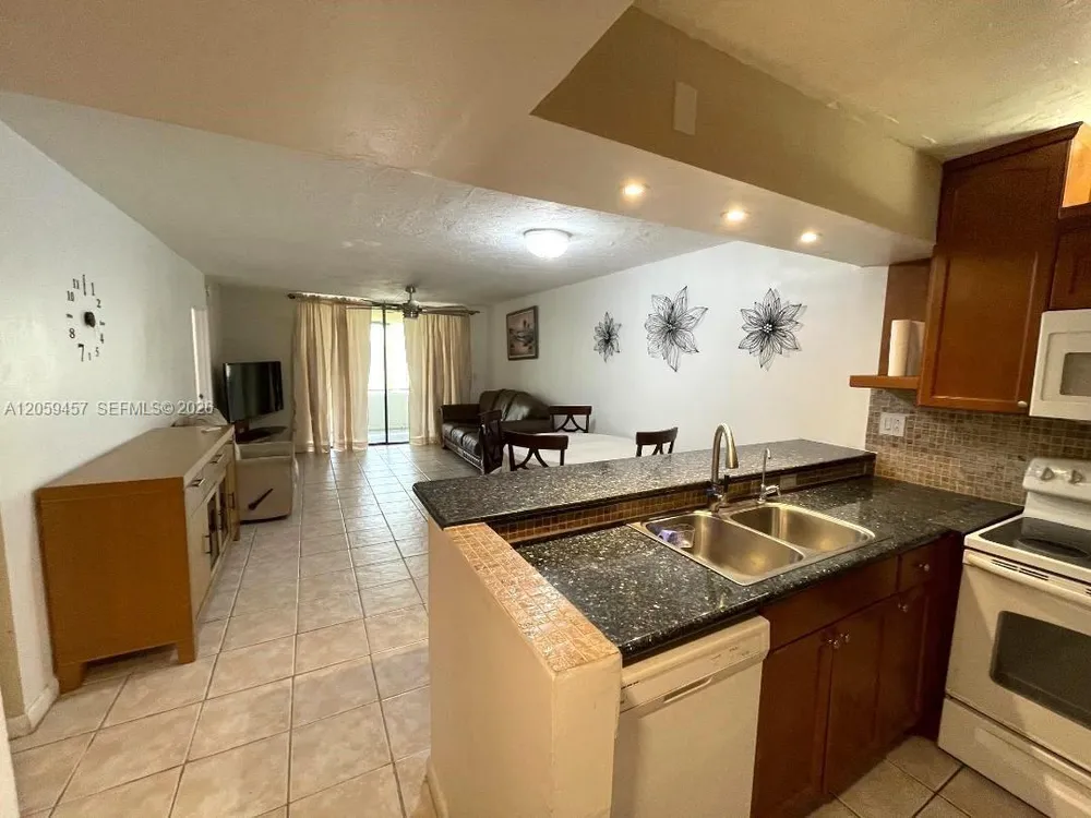 2821 Somerset Dr, Lauderdale Lakes, FL 33311
