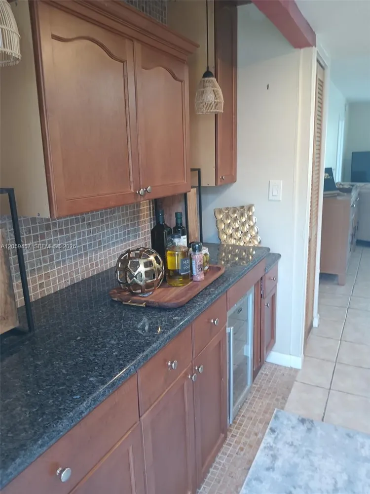 2821 Somerset Dr, Lauderdale Lakes, FL 33311