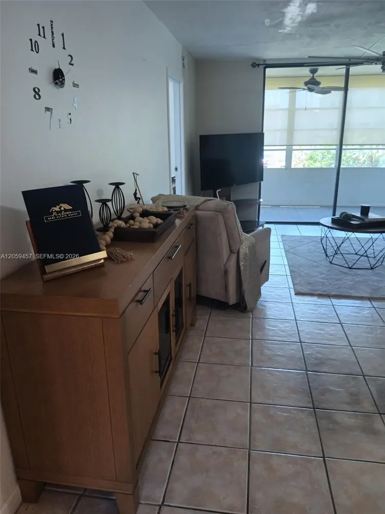 2821 Somerset Dr, Lauderdale Lakes, FL 33311