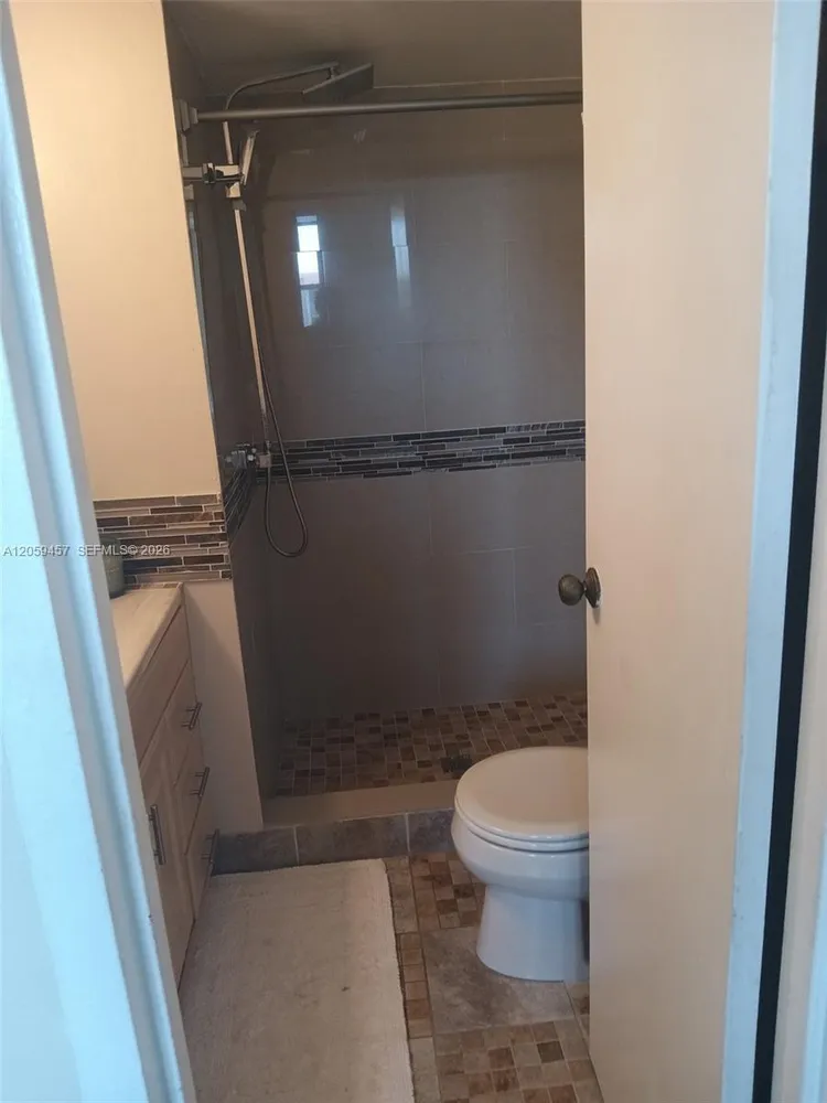2821 Somerset Dr, Lauderdale Lakes, FL 33311