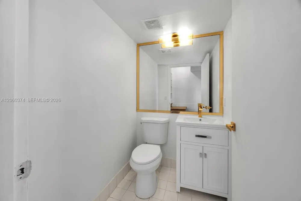 390 NW 86th Ct, Miami, FL 33126
