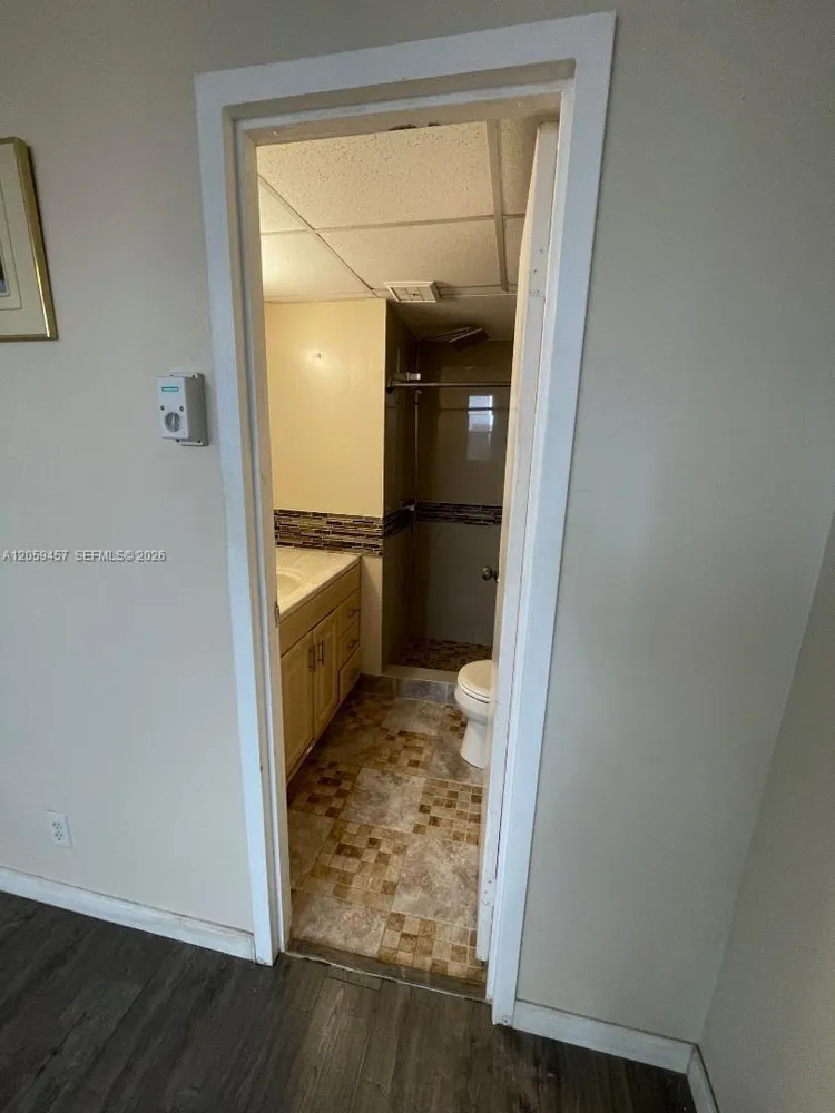 2821 Somerset Dr, Lauderdale Lakes, FL 33311