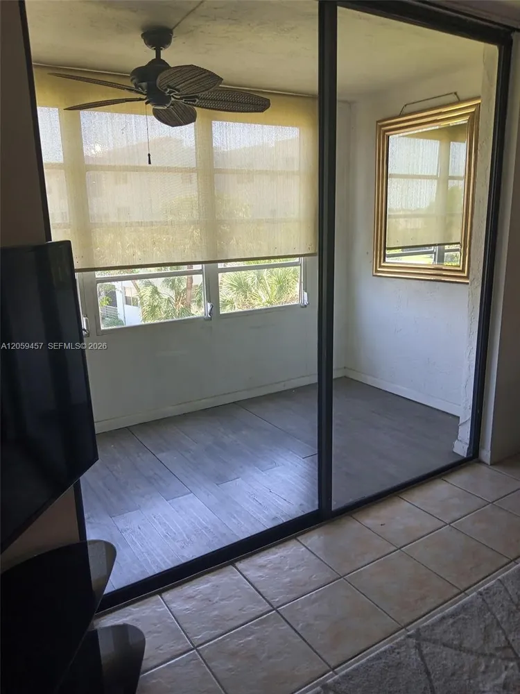 2821 Somerset Dr, Lauderdale Lakes, FL 33311