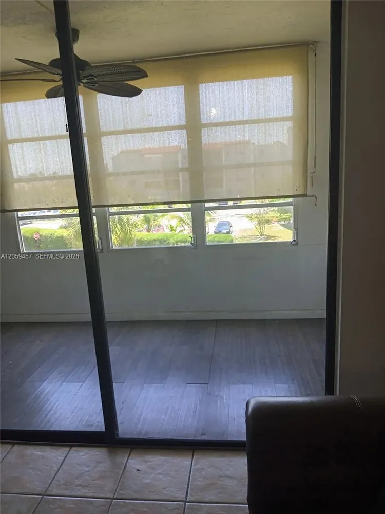 2821 Somerset Dr, Lauderdale Lakes, FL 33311