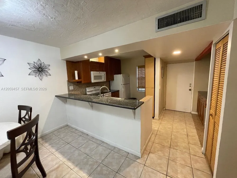 2821 Somerset Dr, Lauderdale Lakes, FL 33311