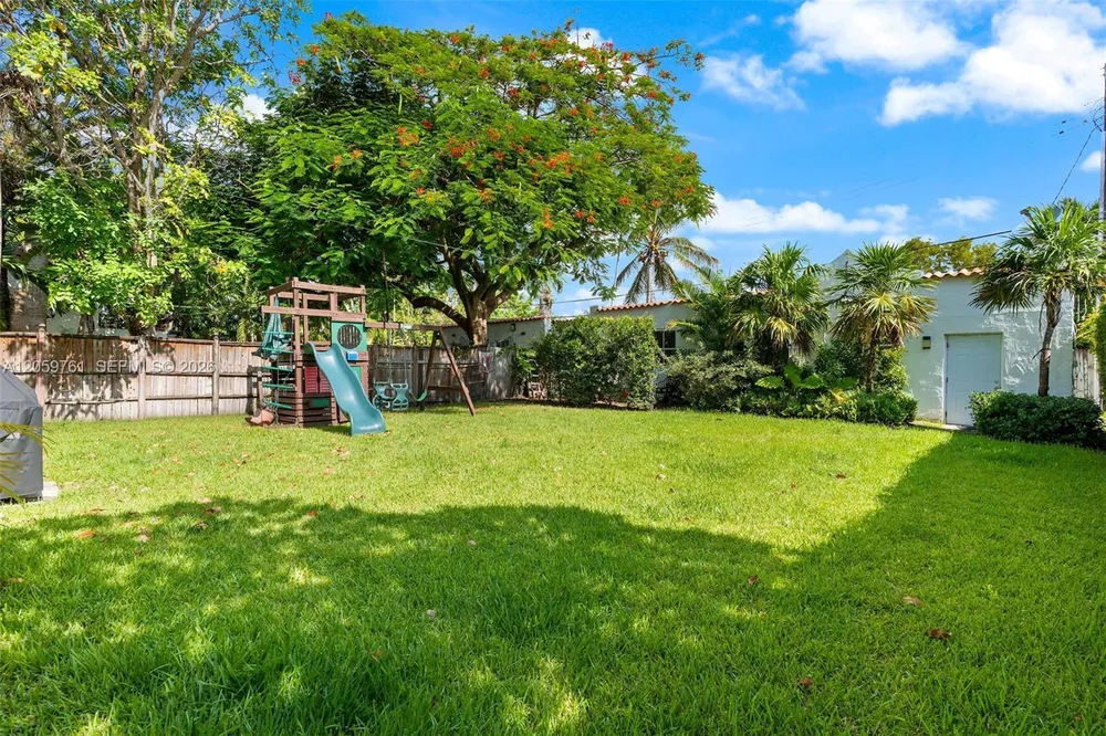 2153 SW 13th St, Miami, FL 33145