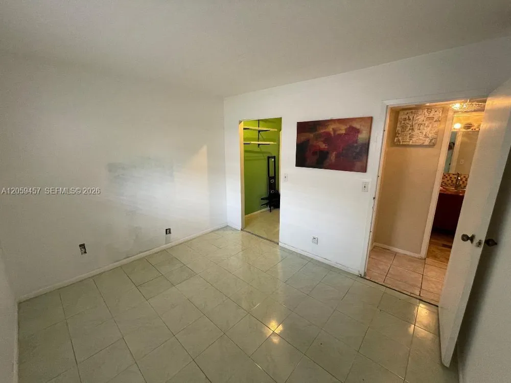 2821 Somerset Dr, Lauderdale Lakes, FL 33311