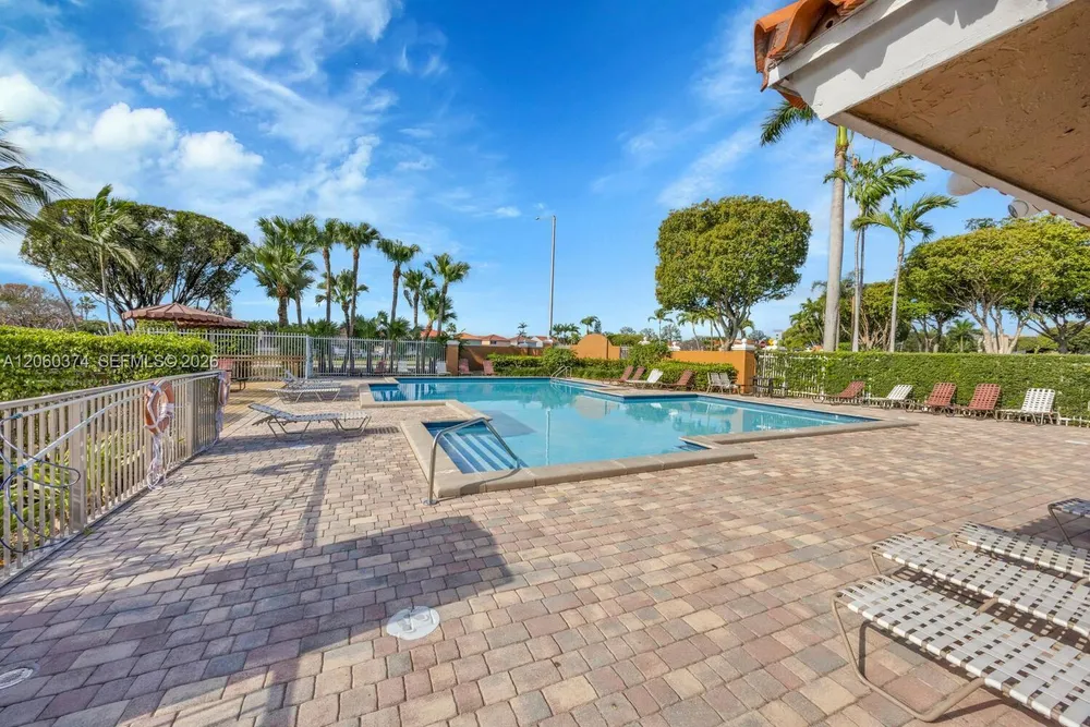 390 NW 86th Ct, Miami, FL 33126