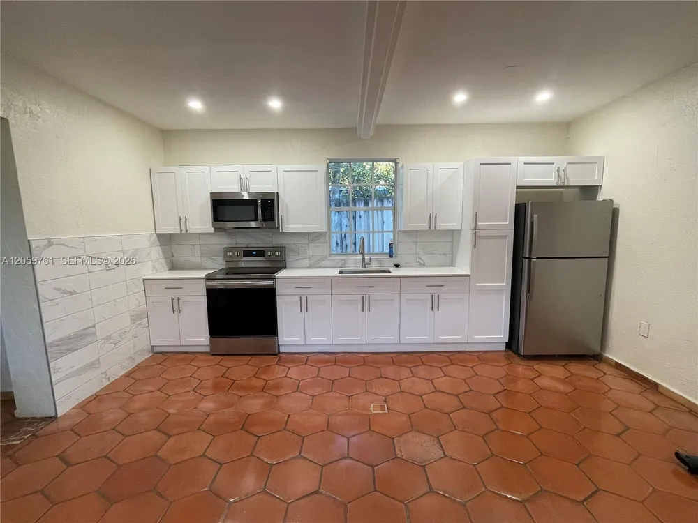 2153 SW 13th St, Miami, FL 33145