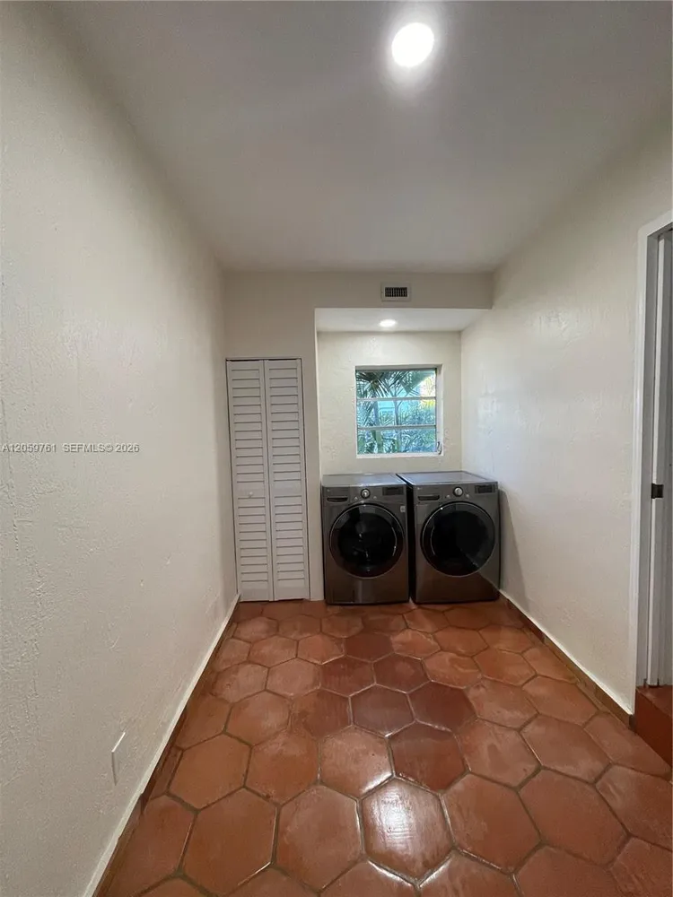 2153 SW 13th St, Miami, FL 33145