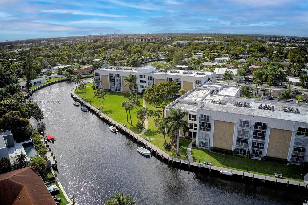 3020 NE 16th Ave, Oakland Park, FL 33334