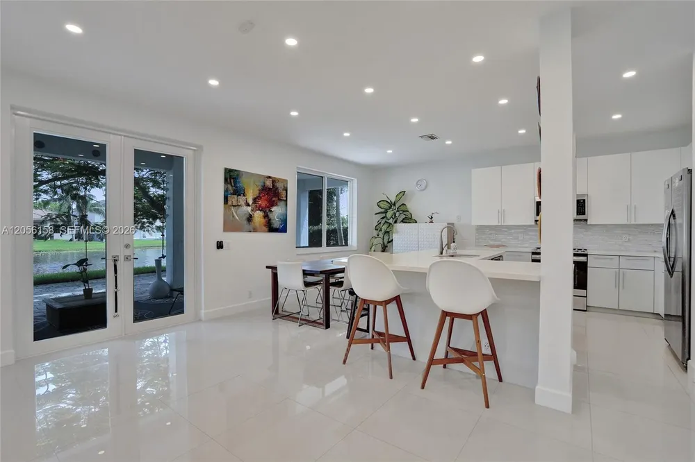 1216 Chinaberry Dr, Weston, FL 33327