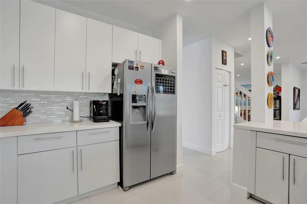 1216 Chinaberry Dr, Weston, FL 33327