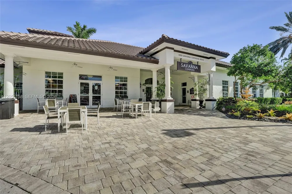 1216 Chinaberry Dr, Weston, FL 33327