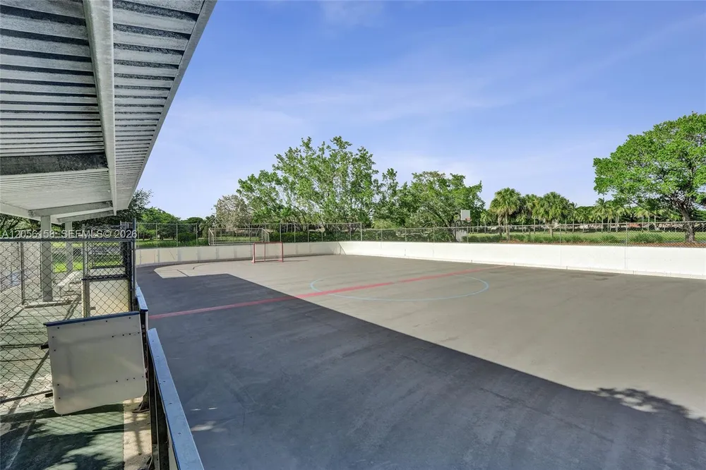 1216 Chinaberry Dr, Weston, FL 33327