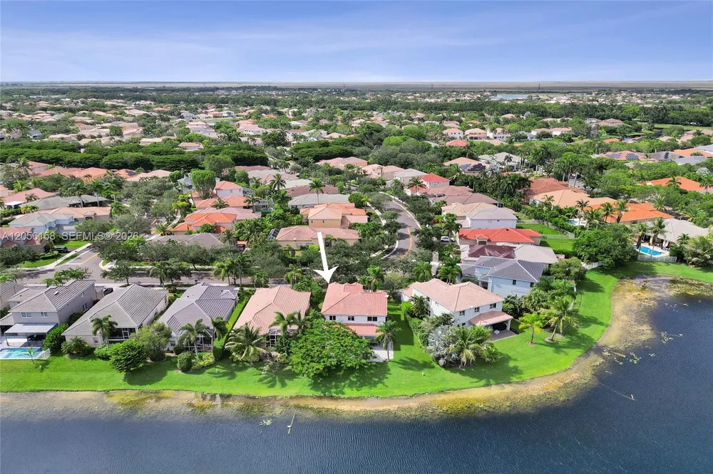 1216 Chinaberry Dr, Weston, FL 33327