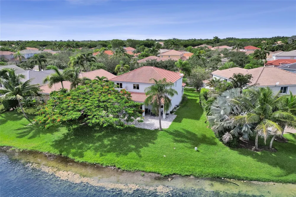 1216 Chinaberry Dr, Weston, FL 33327