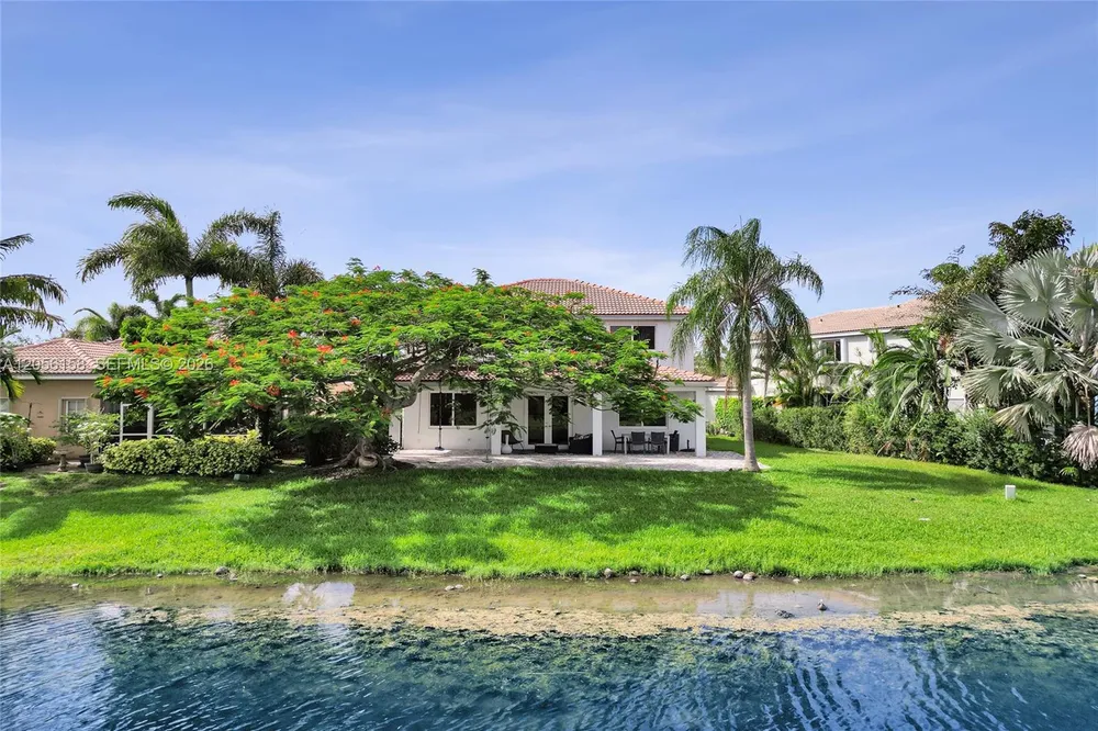 1216 Chinaberry Dr, Weston, FL 33327