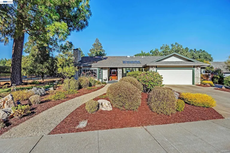 2058 Pulsar Ave, Livermore, CA 94550