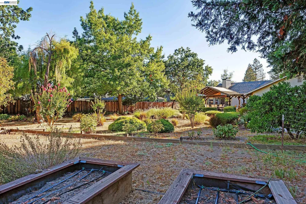 2058 Pulsar Ave, Livermore, CA 94550