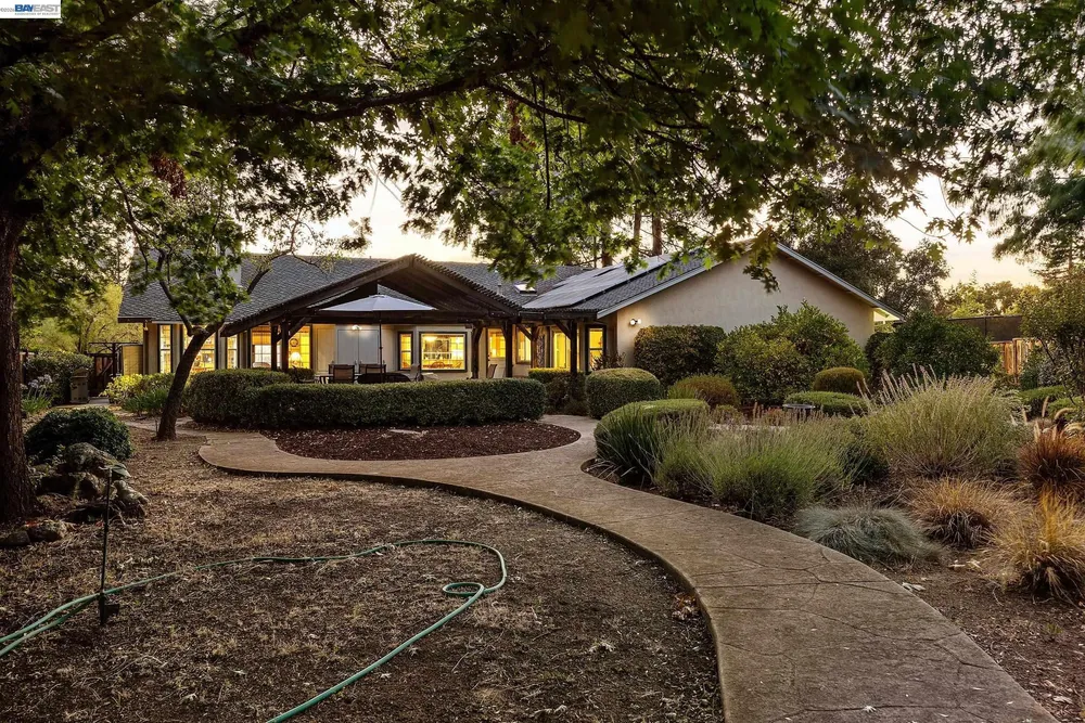 2058 Pulsar Ave, Livermore, CA 94550