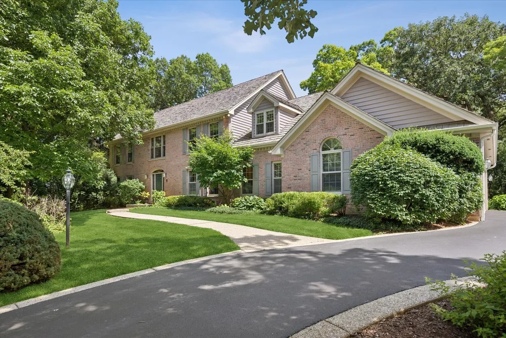 22801 W Glenhurst Rd, Deer Park, IL 60010