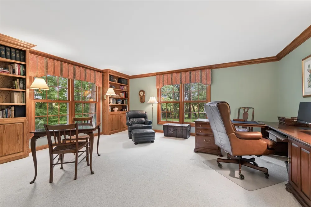 22801 W Glenhurst Rd, Deer Park, IL 60010