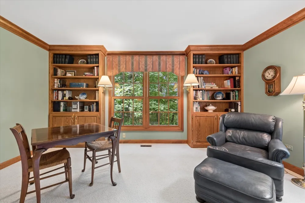 22801 W Glenhurst Rd, Deer Park, IL 60010