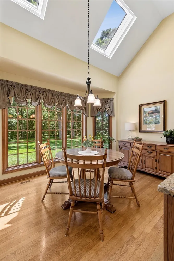 22801 W Glenhurst Rd, Deer Park, IL 60010