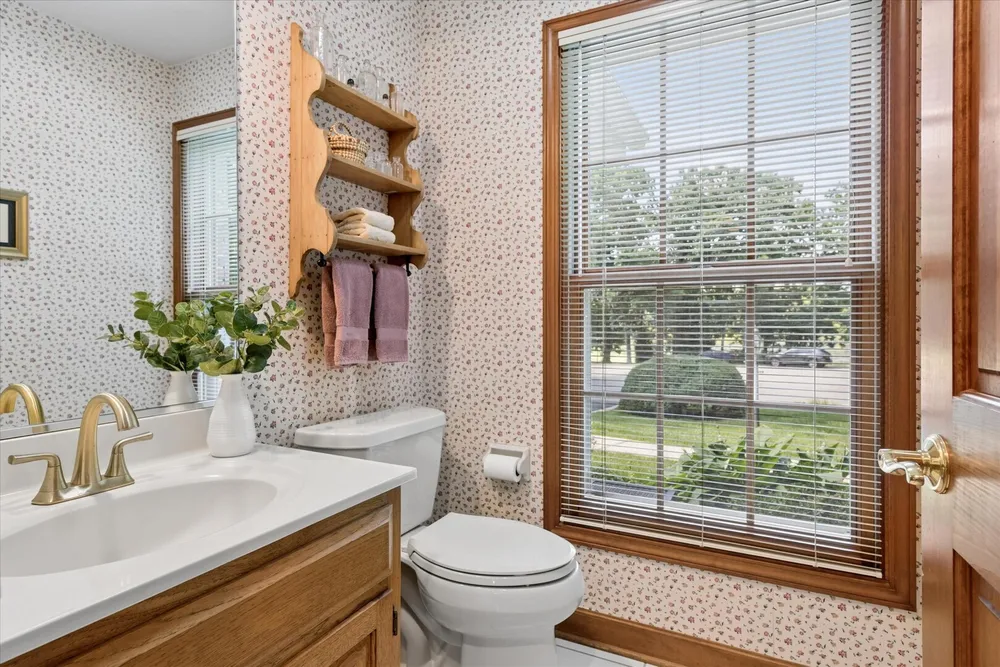 22801 W Glenhurst Rd, Deer Park, IL 60010