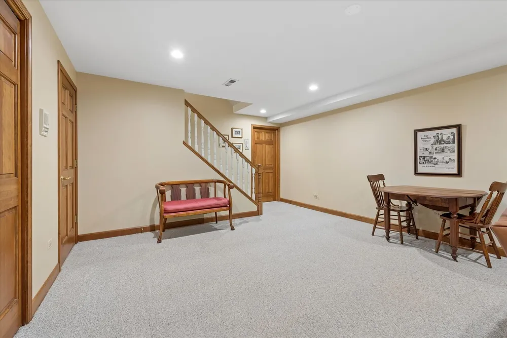 22801 W Glenhurst Rd, Deer Park, IL 60010