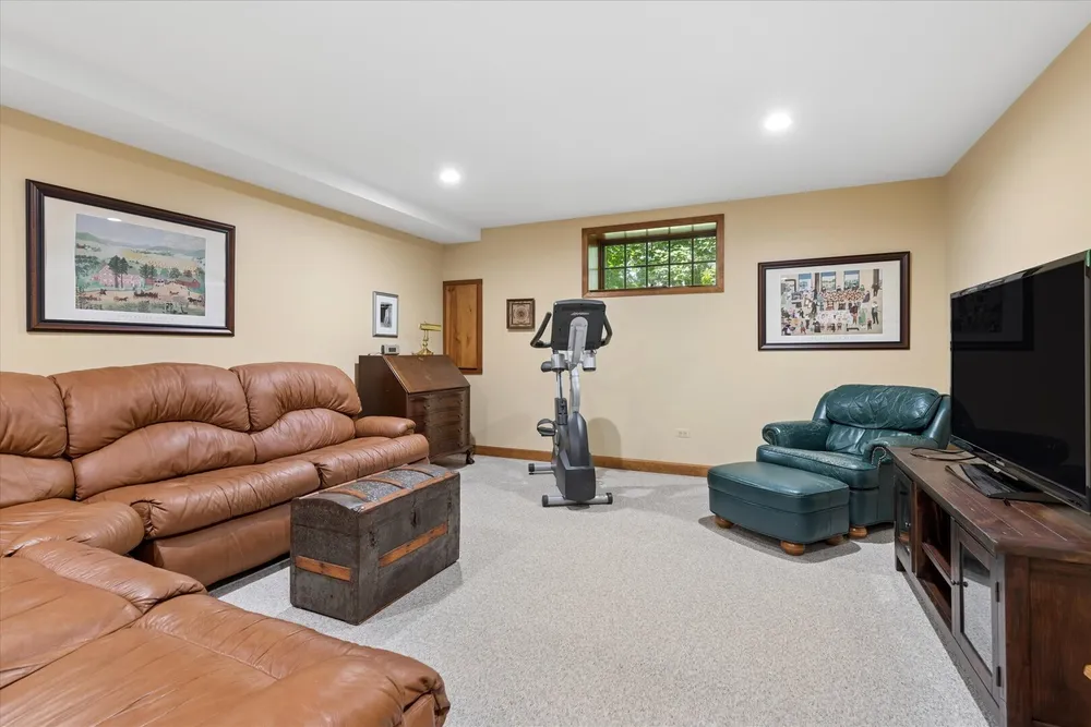 22801 W Glenhurst Rd, Deer Park, IL 60010