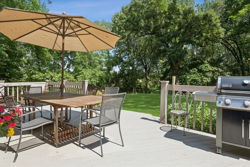 22801 W Glenhurst Rd, Deer Park, IL 60010
