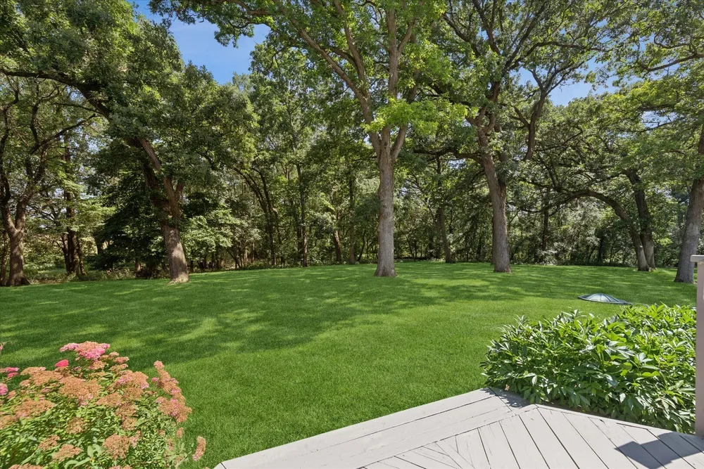 22801 W Glenhurst Rd, Deer Park, IL 60010
