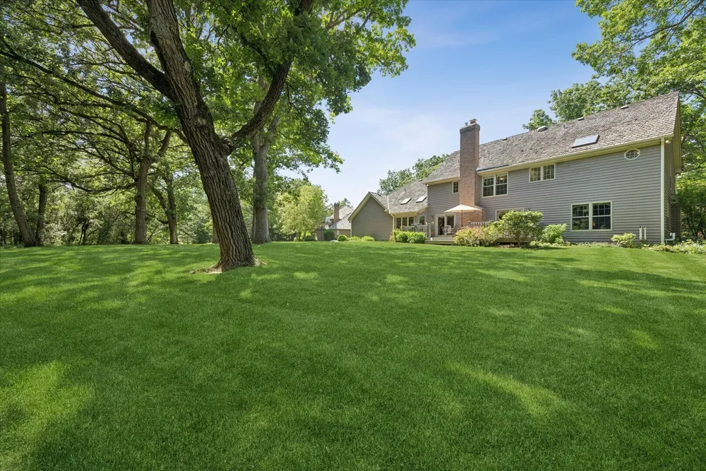 22801 W Glenhurst Rd, Deer Park, IL 60010