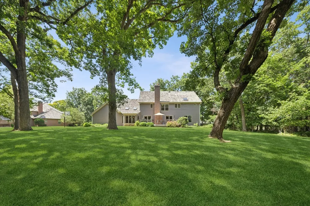 22801 W Glenhurst Rd, Deer Park, IL 60010