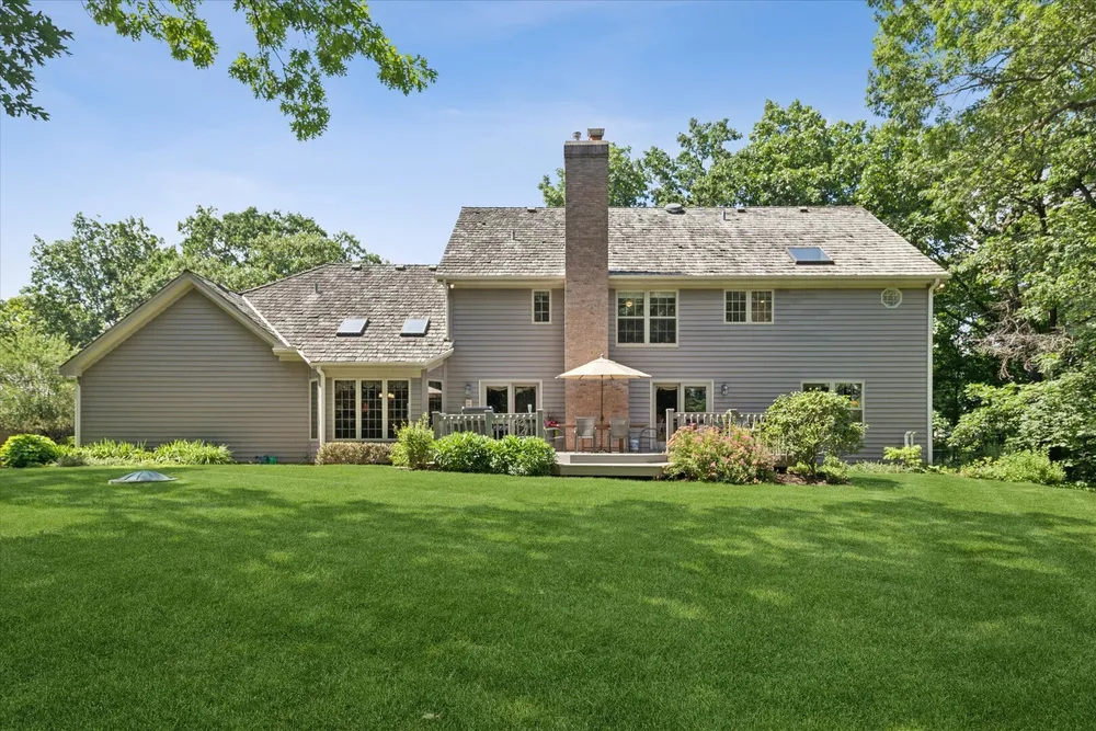 22801 W Glenhurst Rd, Deer Park, IL 60010