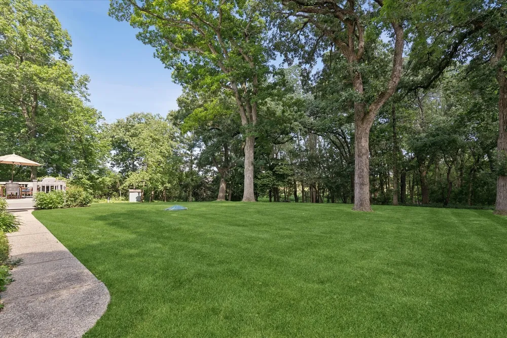 22801 W Glenhurst Rd, Deer Park, IL 60010