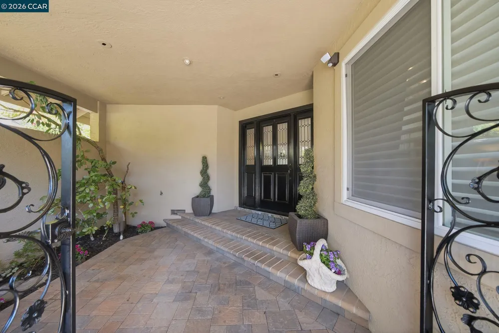 700 Blue Spruce Dr, Danville, CA 94506