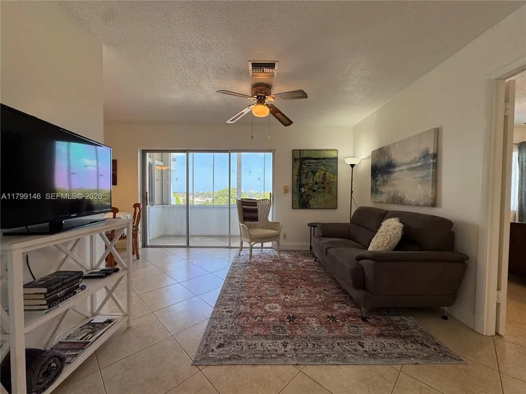 1700 Pierce St, Hollywood, FL 33020