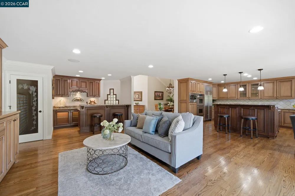 700 Blue Spruce Dr, Danville, CA 94506