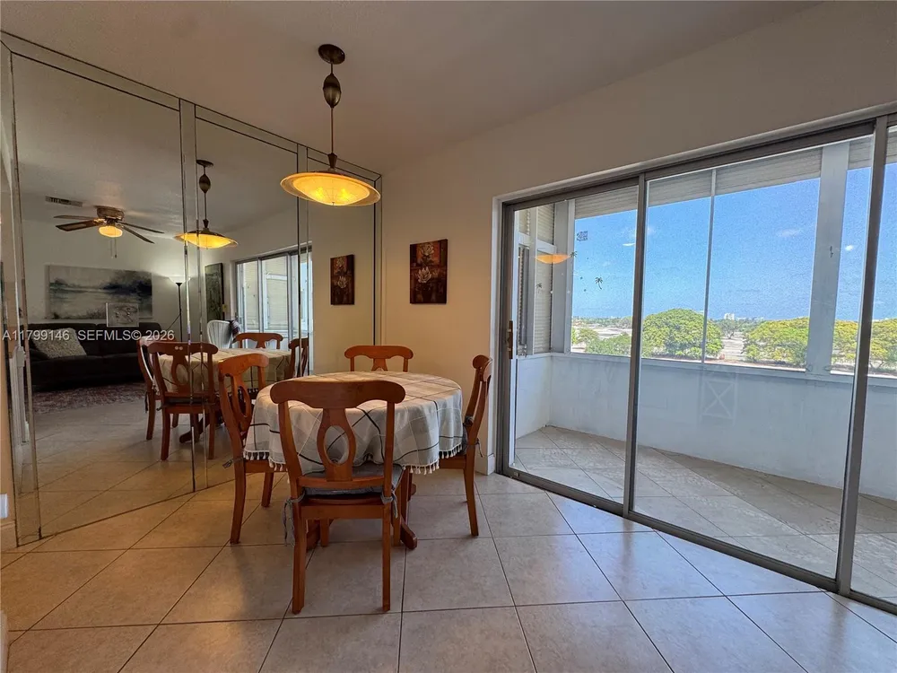 1700 Pierce St, Hollywood, FL 33020