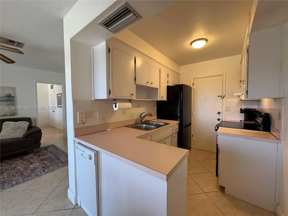 1700 Pierce St, Hollywood, FL 33020
