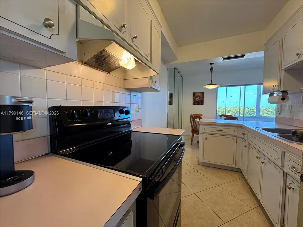 1700 Pierce St, Hollywood, FL 33020
